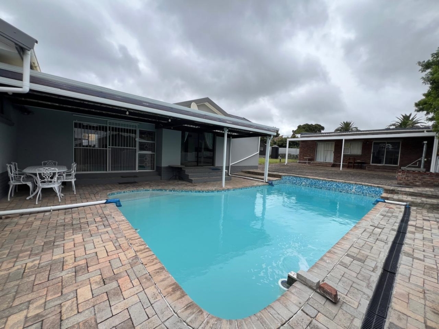 6 Bedroom Property for Sale in Brymore Eastern Cape